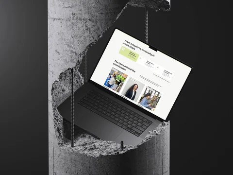 Laptop in een betonnen zuil met de Ersoy Agro-werkwijze en het team.