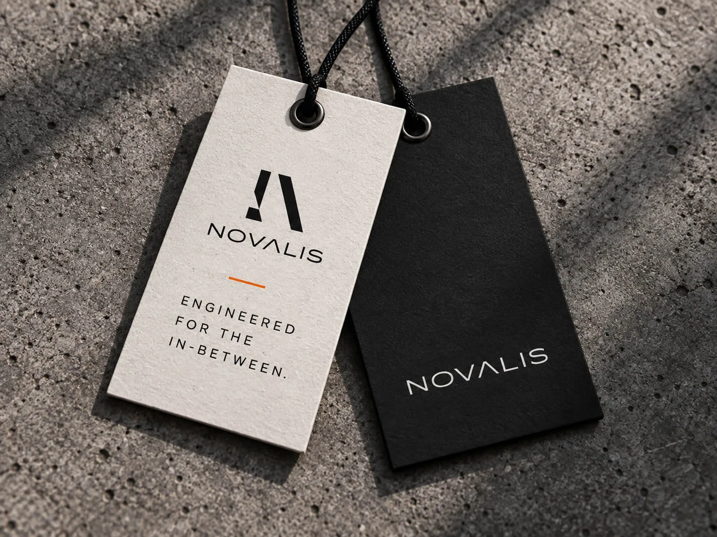 Hangtags in zwart en gebroken wit